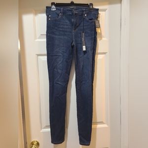 NWT Liverpool Abby Skinny jeans